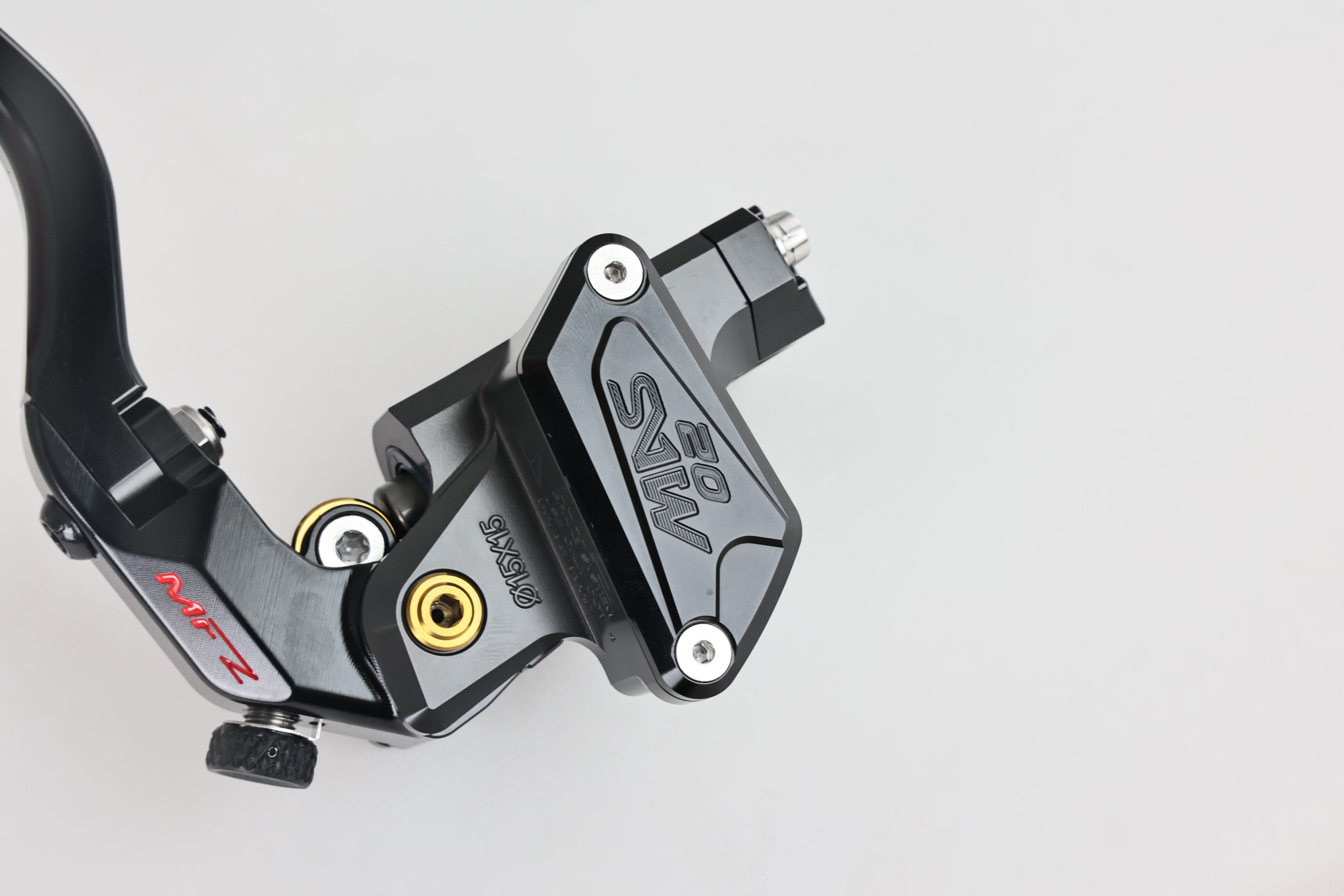 MAS-02R-15CB-15Right Integrated Master Cylinder – Hard Anodized Natural Finish