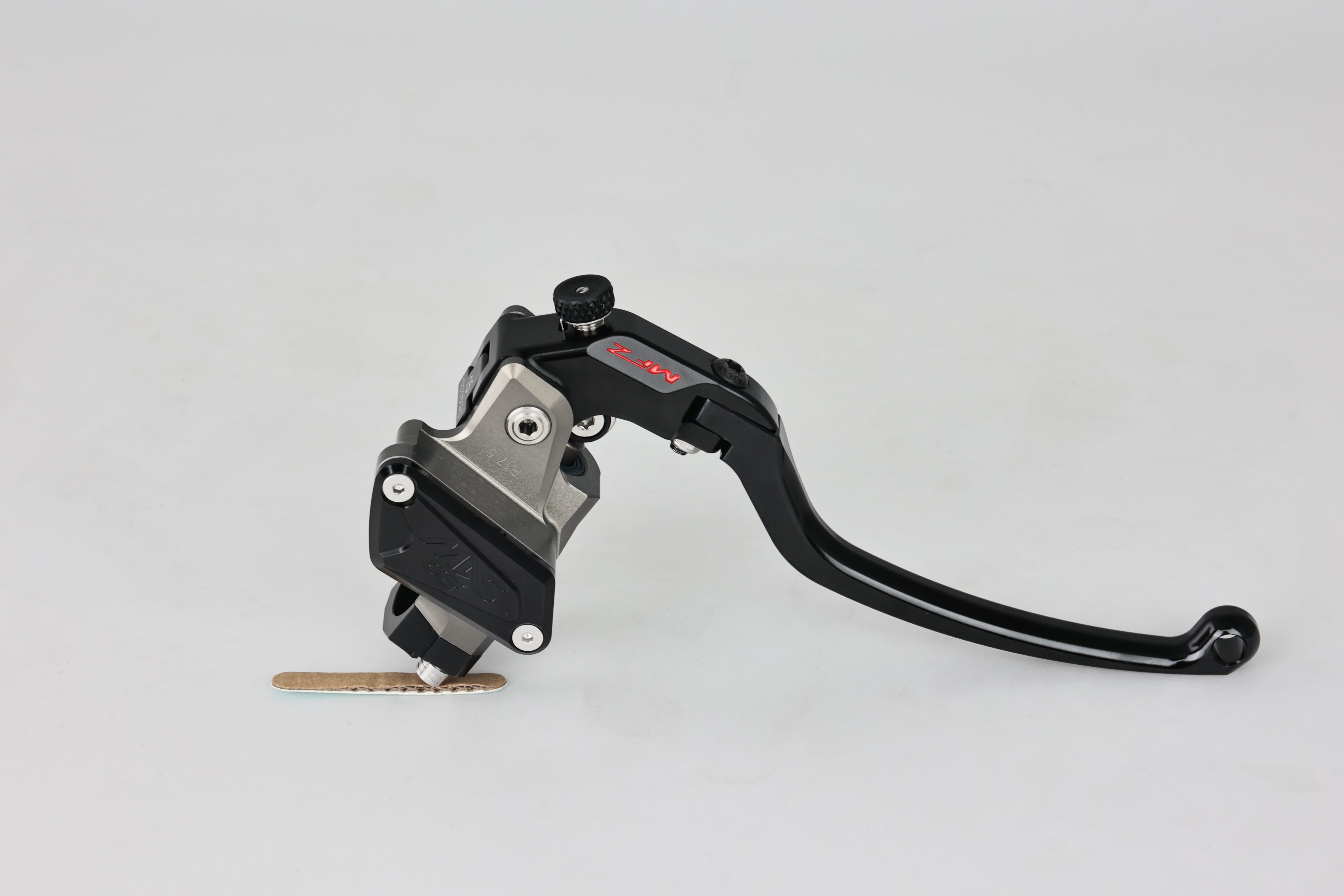 MAS-02R-17.5CB-15LRight Integrated Master Cylinder – Hard Anodized Natural Finish