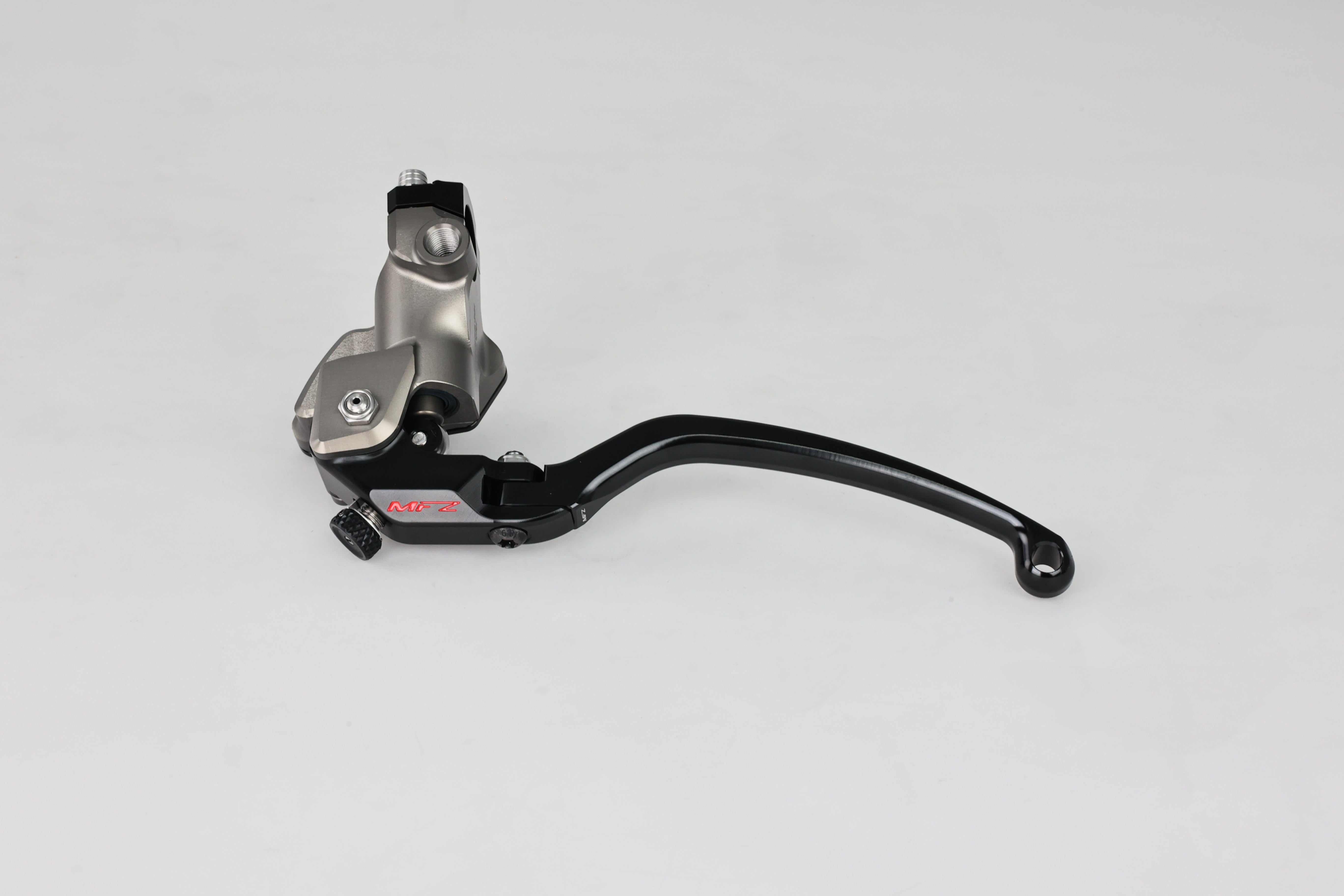MAS-02R-17.5CB-15LRight Integrated Master Cylinder – Hard Anodized Natural Finish