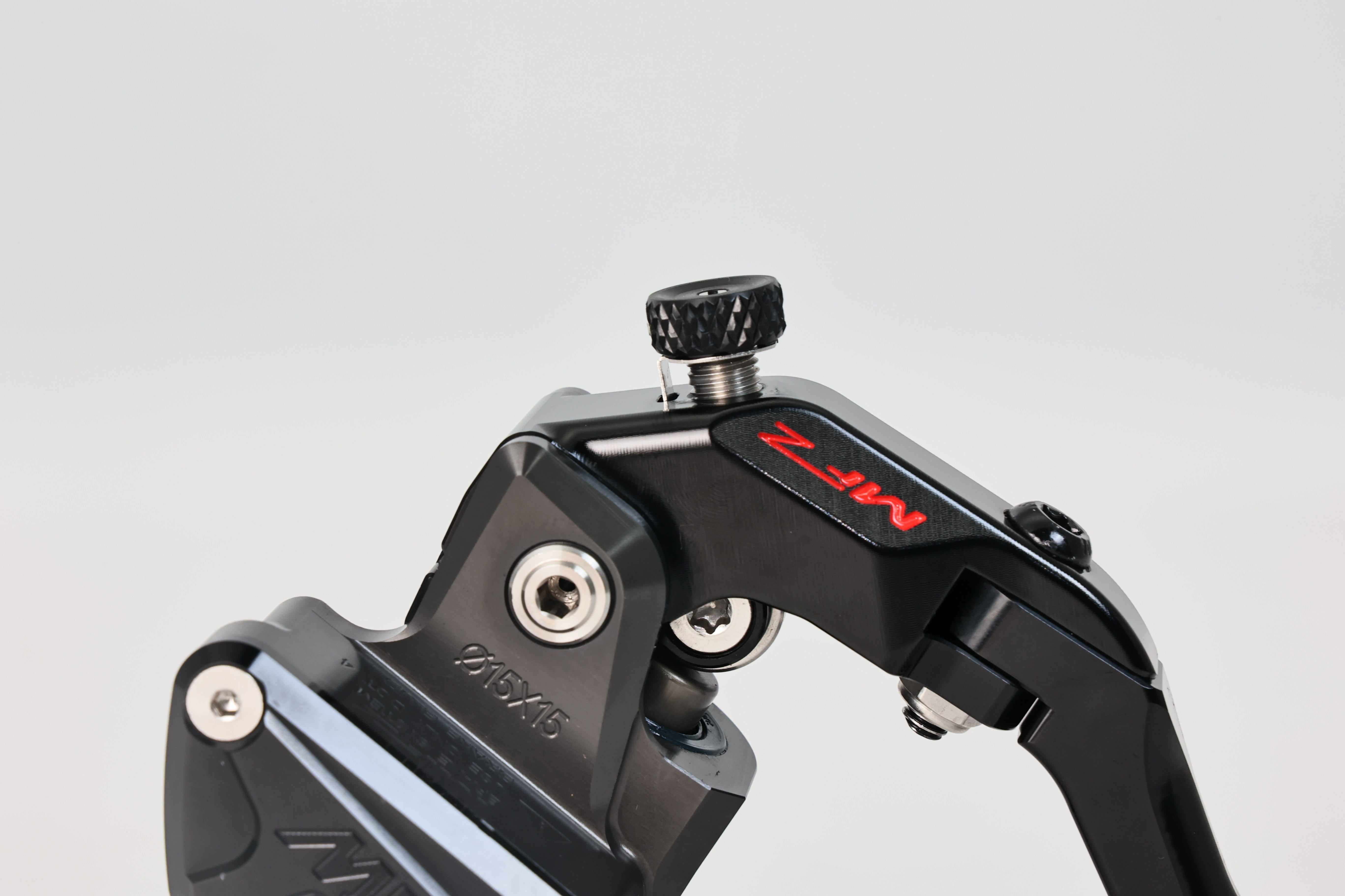 MAS-02R-15CB-15LRight Integrated Master Cylinder – Hard Anodized Natural Finish