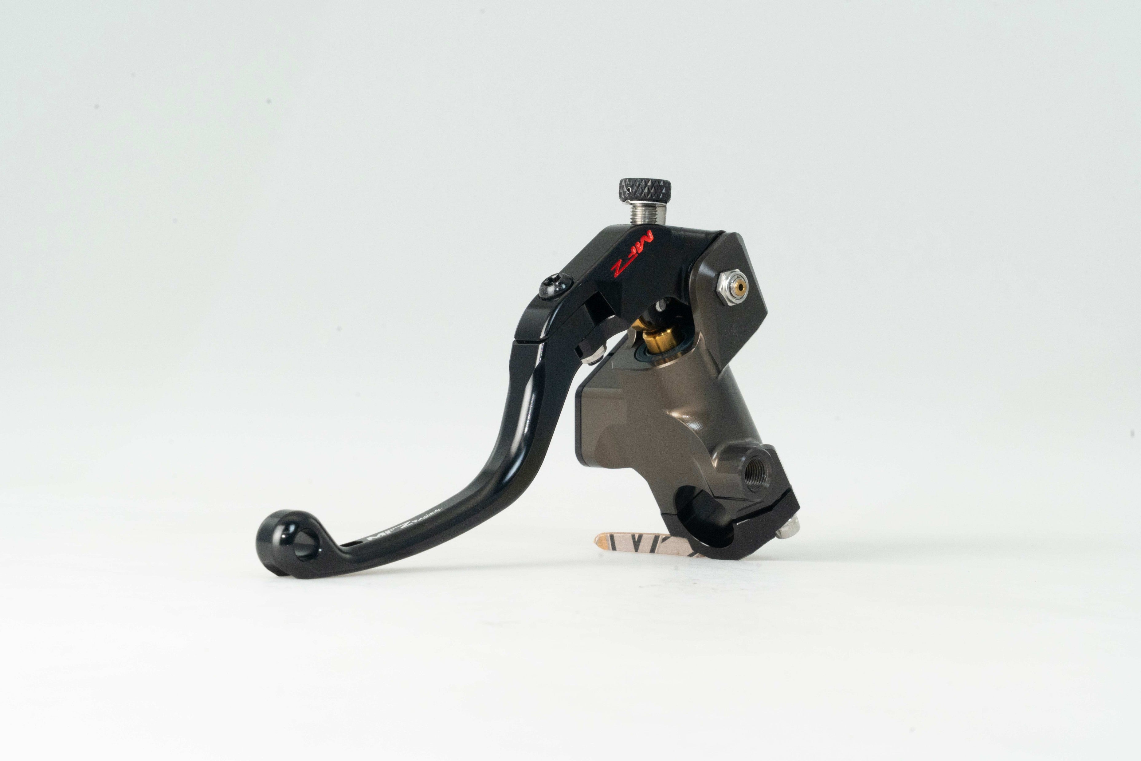 MAS-02R-13.5CB-16Right Integrated Master Cylinder – Hard Anodized Natural Finish-OHVALE