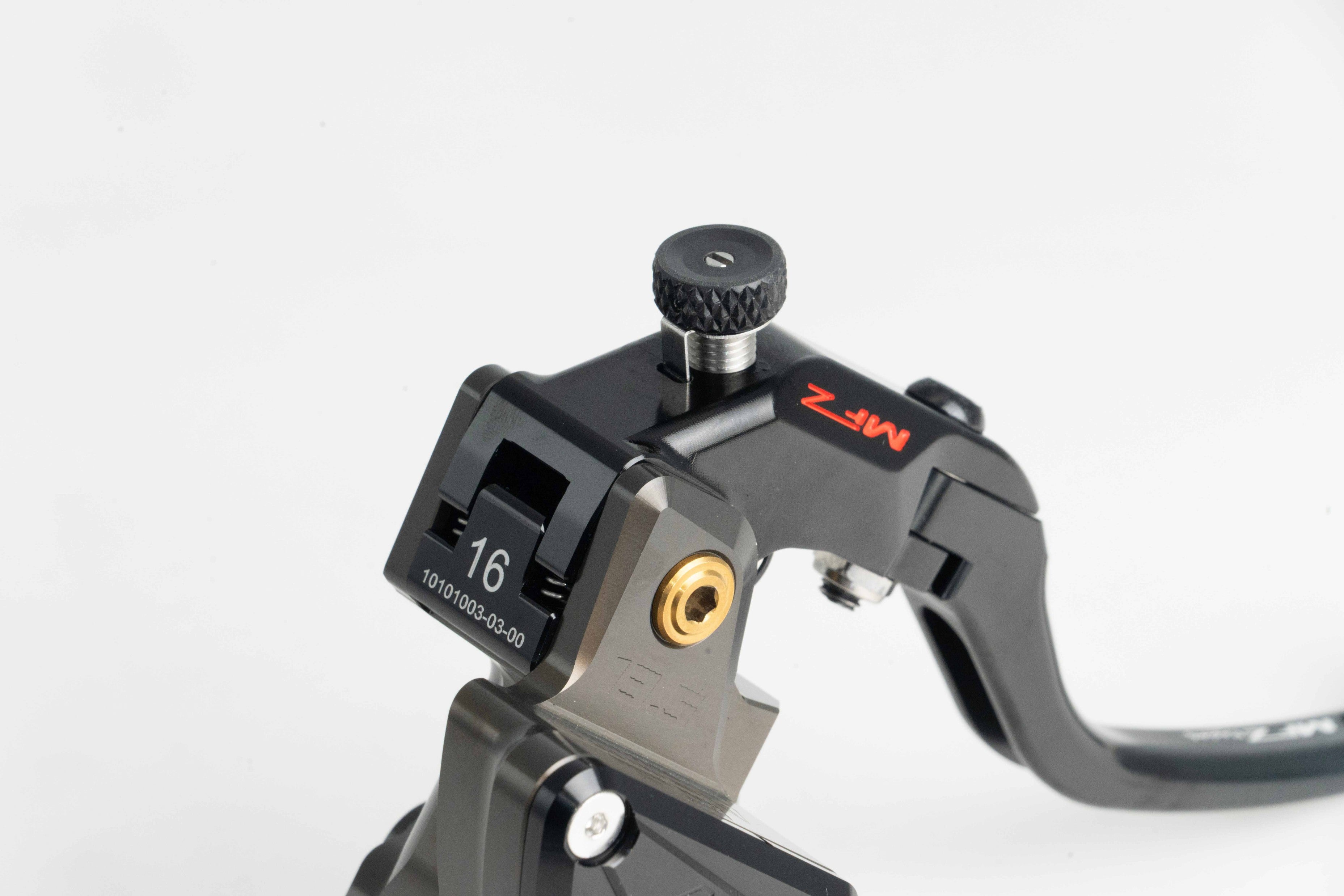 MAS-02R-13.5CB-16Right Integrated Master Cylinder – Hard Anodized Natural Finish-OHVALE