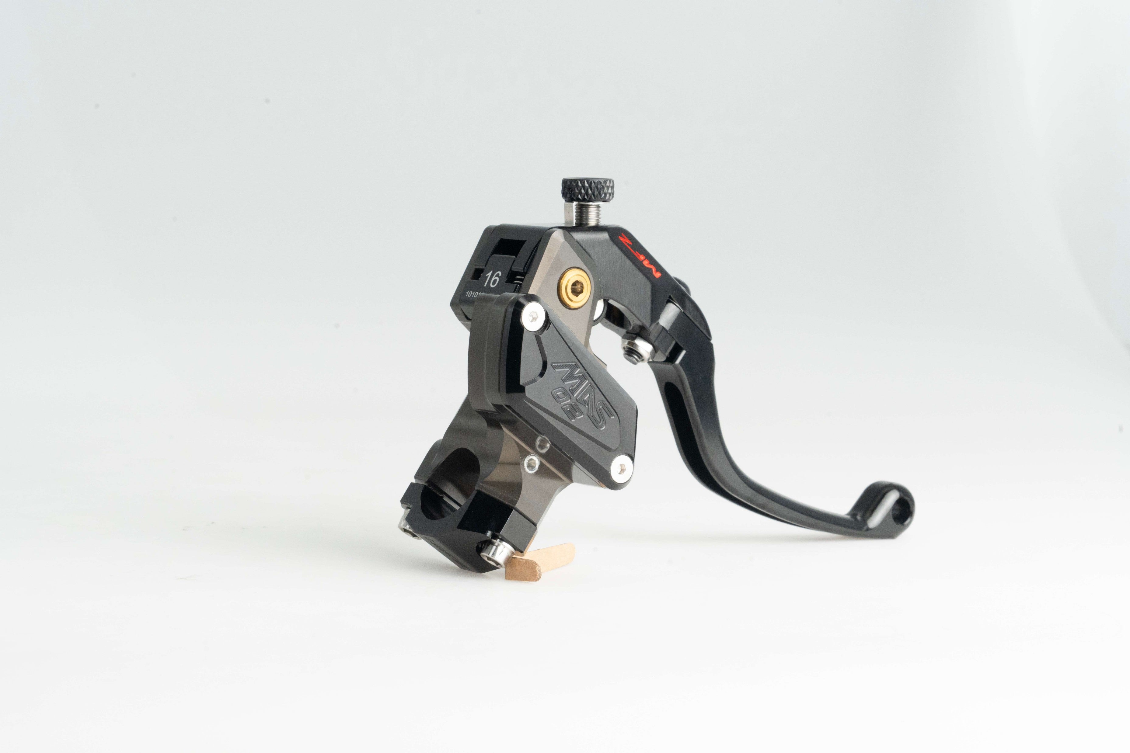 MAS-02R-13.5CB-16Right Integrated Master Cylinder – Hard Anodized Natural Finish-OHVALE