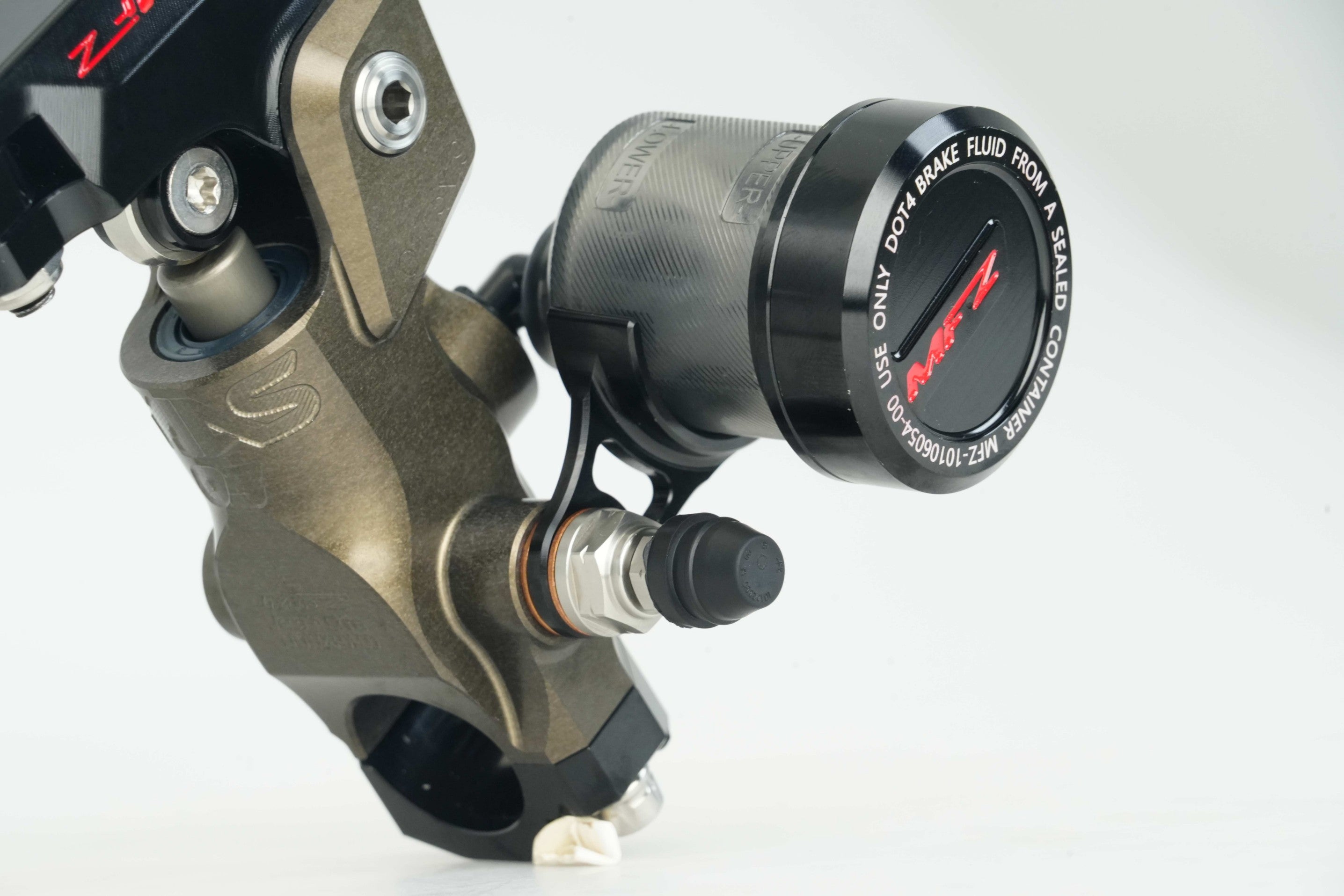 MCS-03R-17.5AB-19LLeft Separate Brake Master Cylinder – Hard Anodized Natural Finish