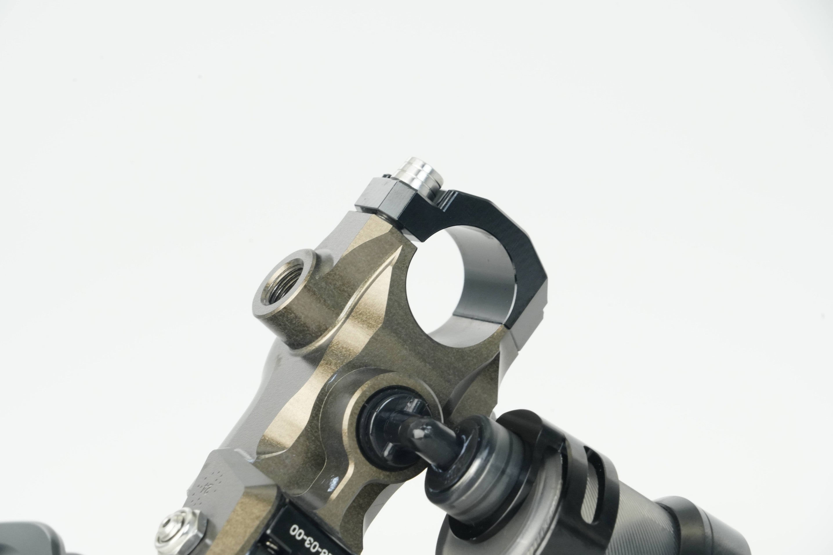 MCS-03R-17.5AB-19LLeft Separate Brake Master Cylinder – Hard Anodized Natural Finish