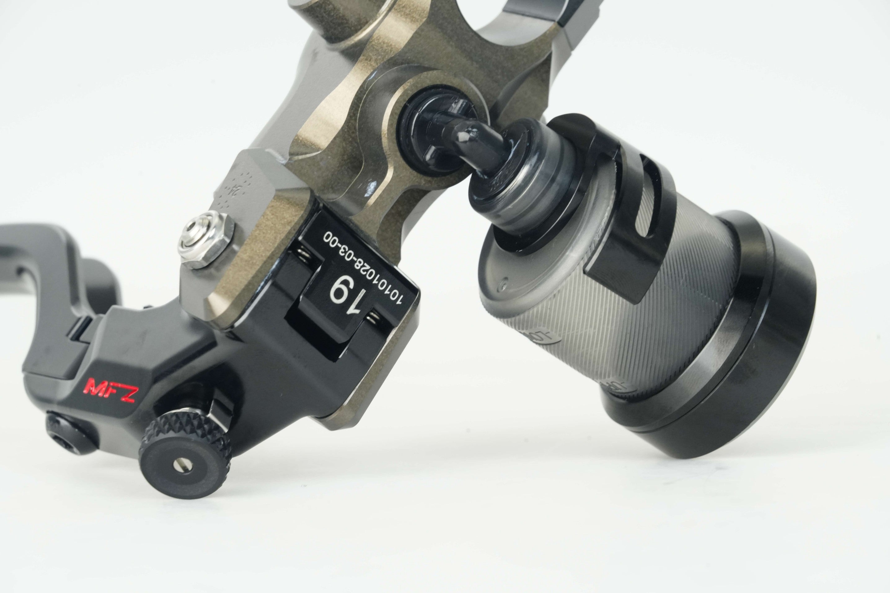 MCS-03R-17.5AB-19LLeft Separate Brake Master Cylinder – Hard Anodized Natural Finish
