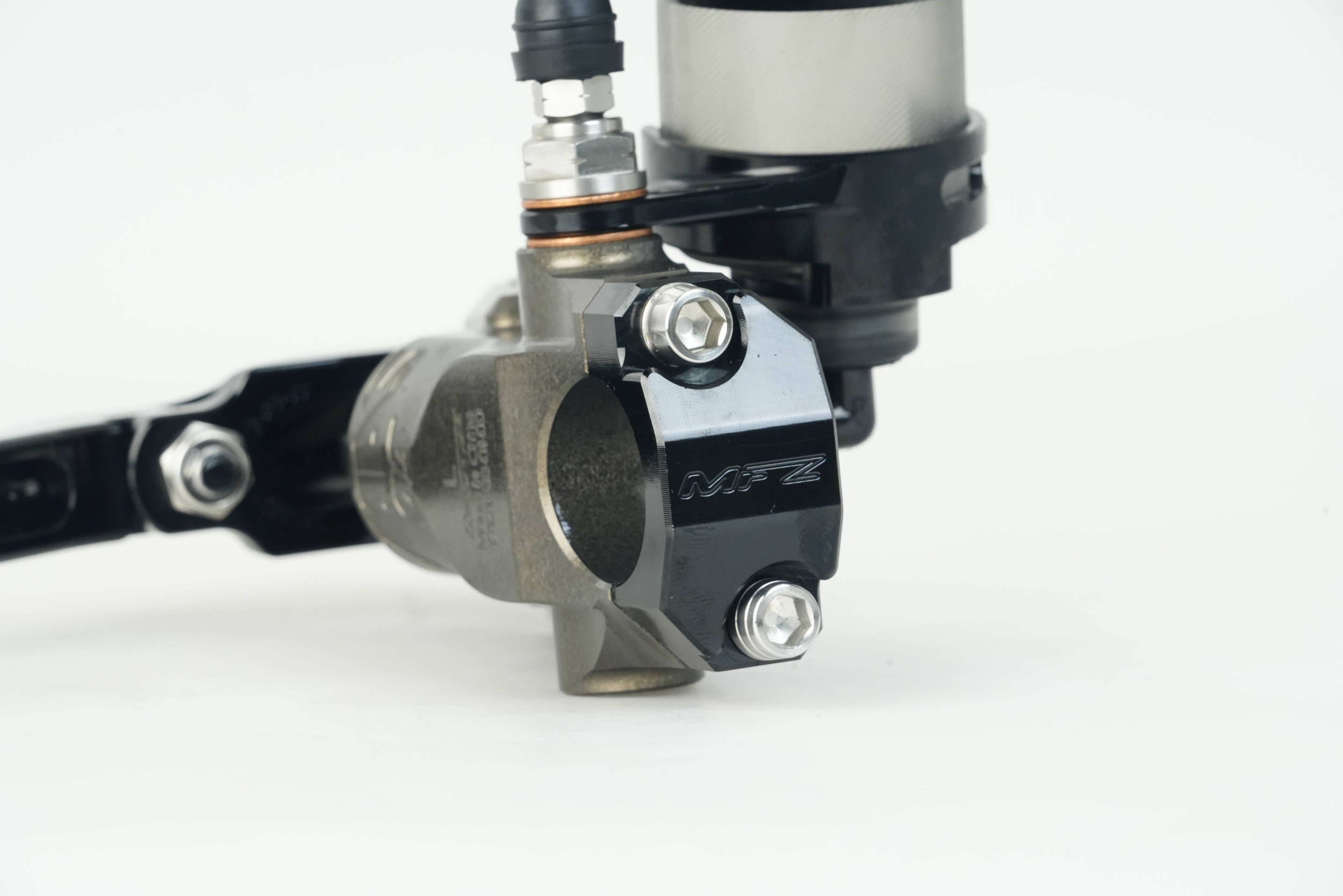 MCS-03R-17.5AB-19LLeft Separate Brake Master Cylinder – Hard Anodized Natural Finish