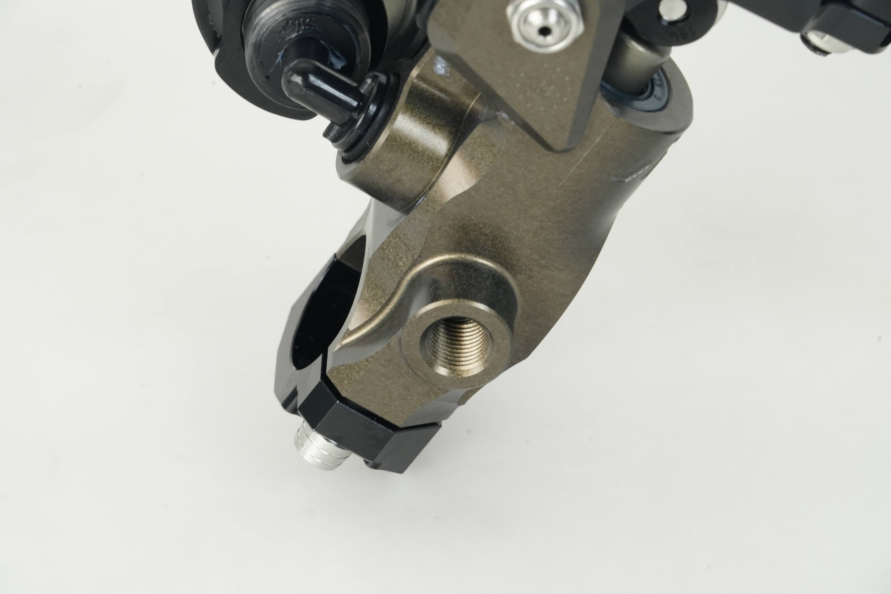 MCS-03R-17.5AB-19LLeft Separate Brake Master Cylinder – Hard Anodized Natural Finish