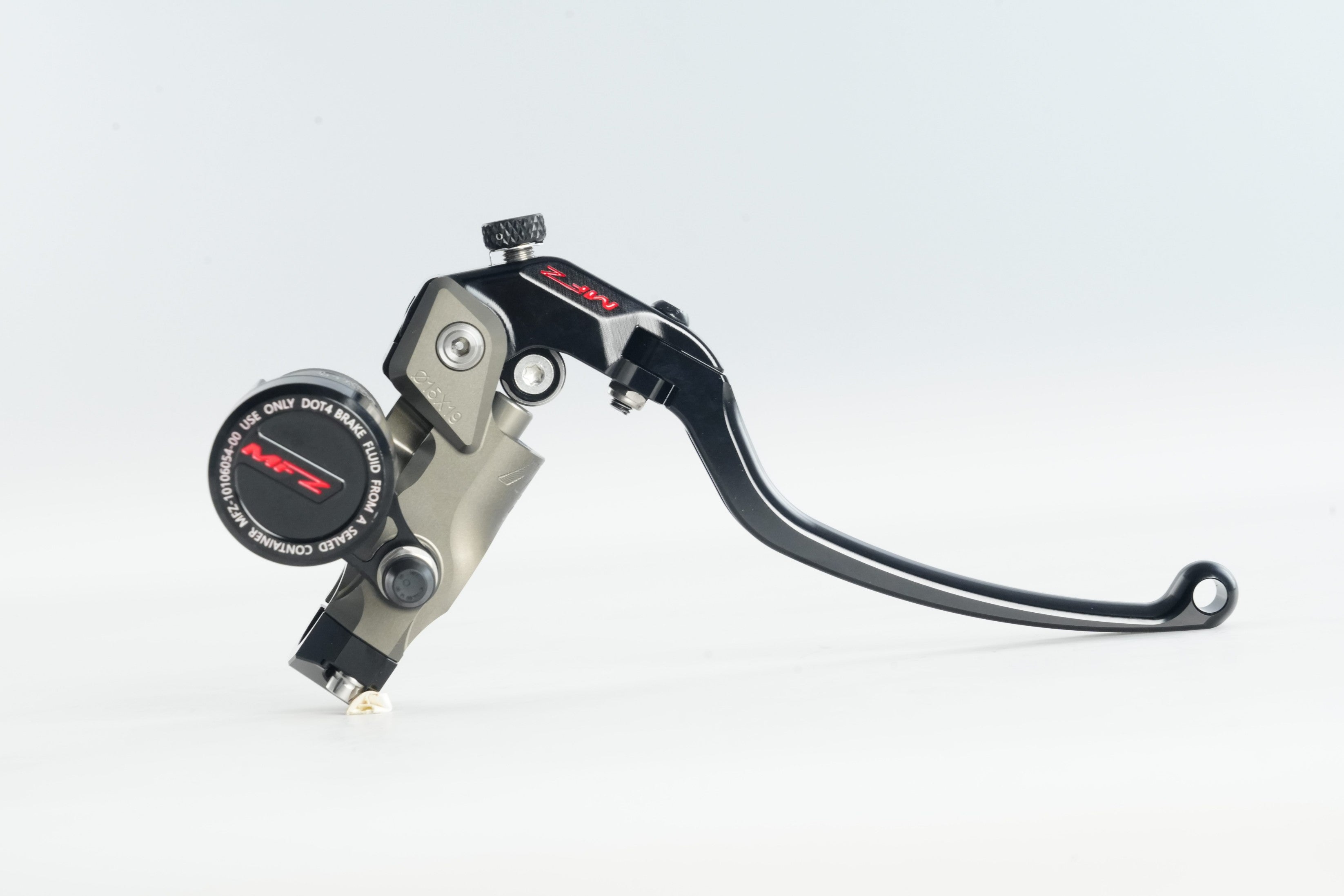 MAS-03R-15AB-19LRight Separate Brake Master Cylinder – Hard Anodized Natural Finish