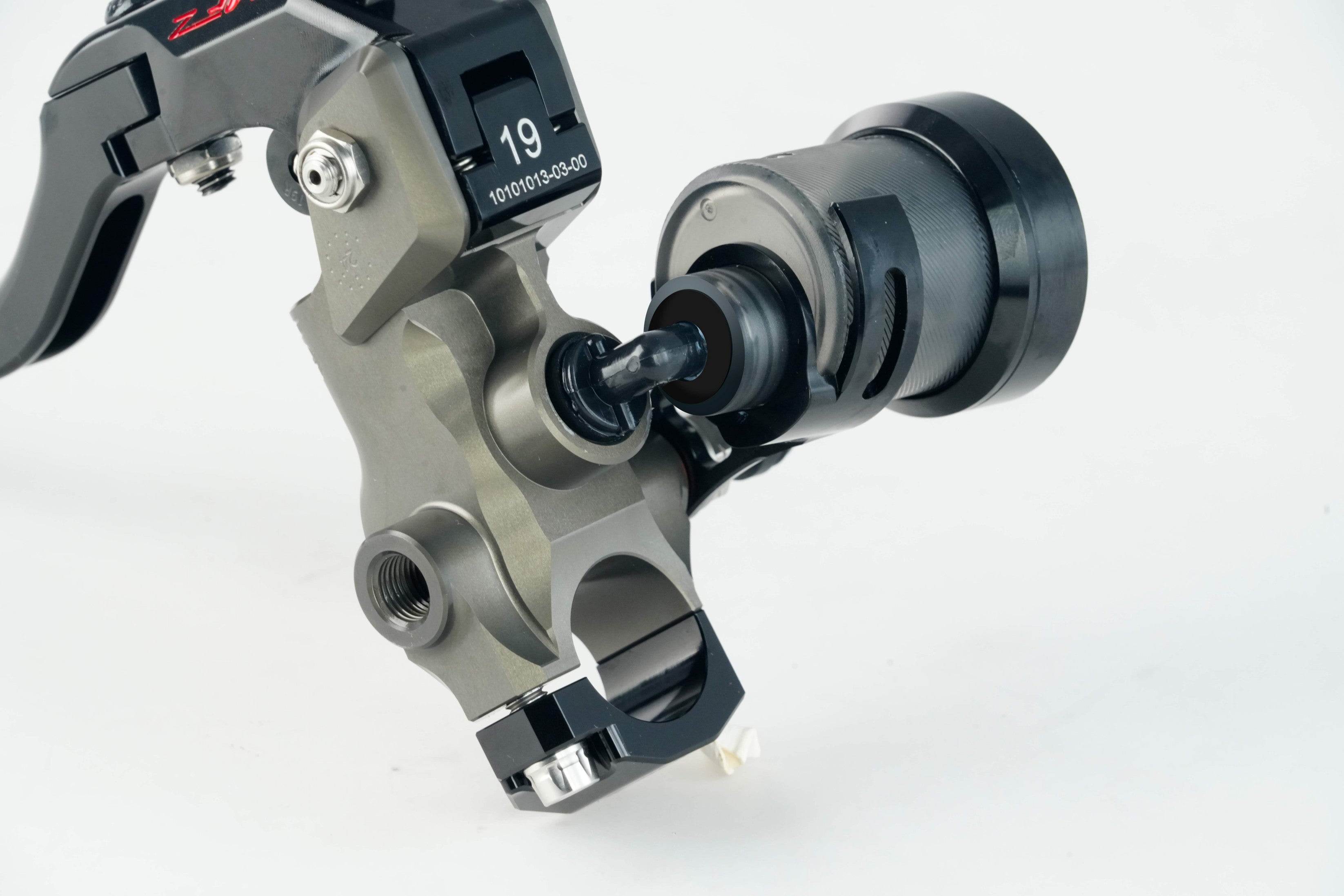 MAS-03R-15AB-19LRight Separate Brake Master Cylinder – Hard Anodized Natural Finish