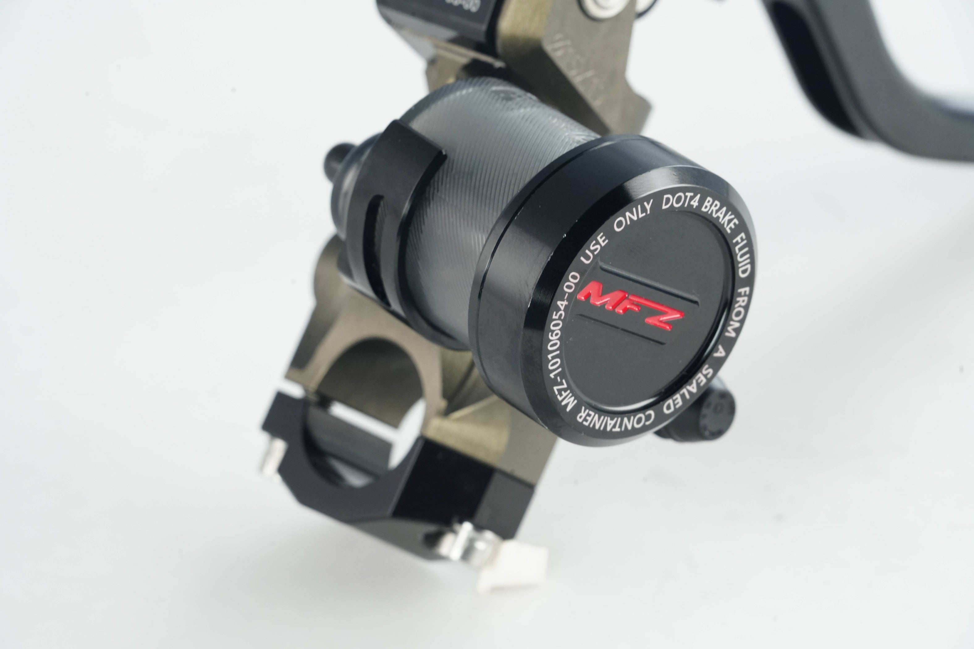 MAS-03R-15AB-19Right Separate Brake Master Cylinder – Hard Anodized Natural Finish