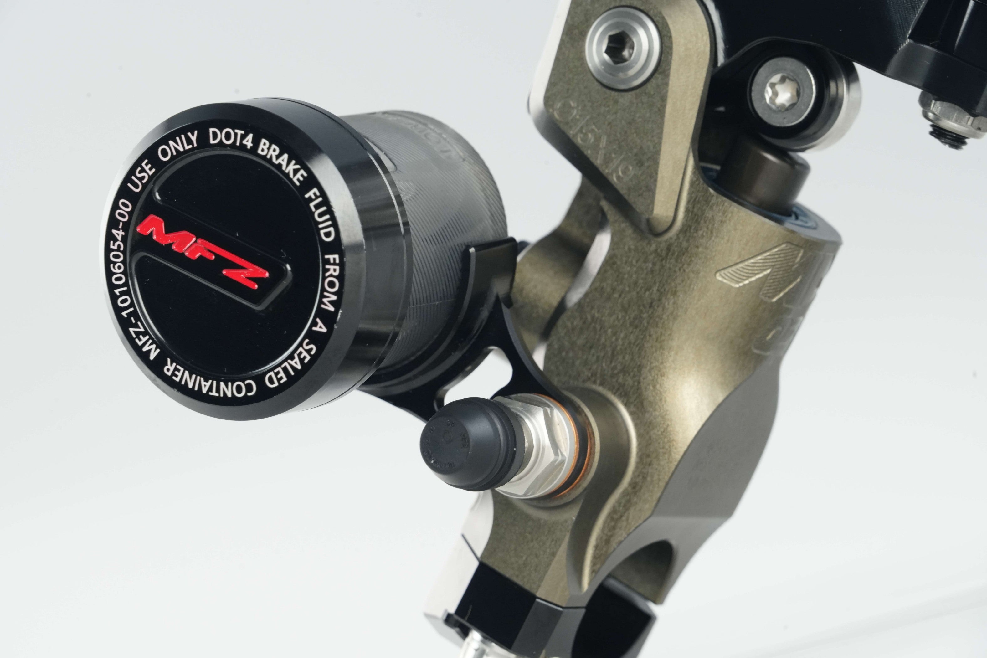 MAS-03R-15AB-19Right Separate Brake Master Cylinder – Hard Anodized Natural Finish