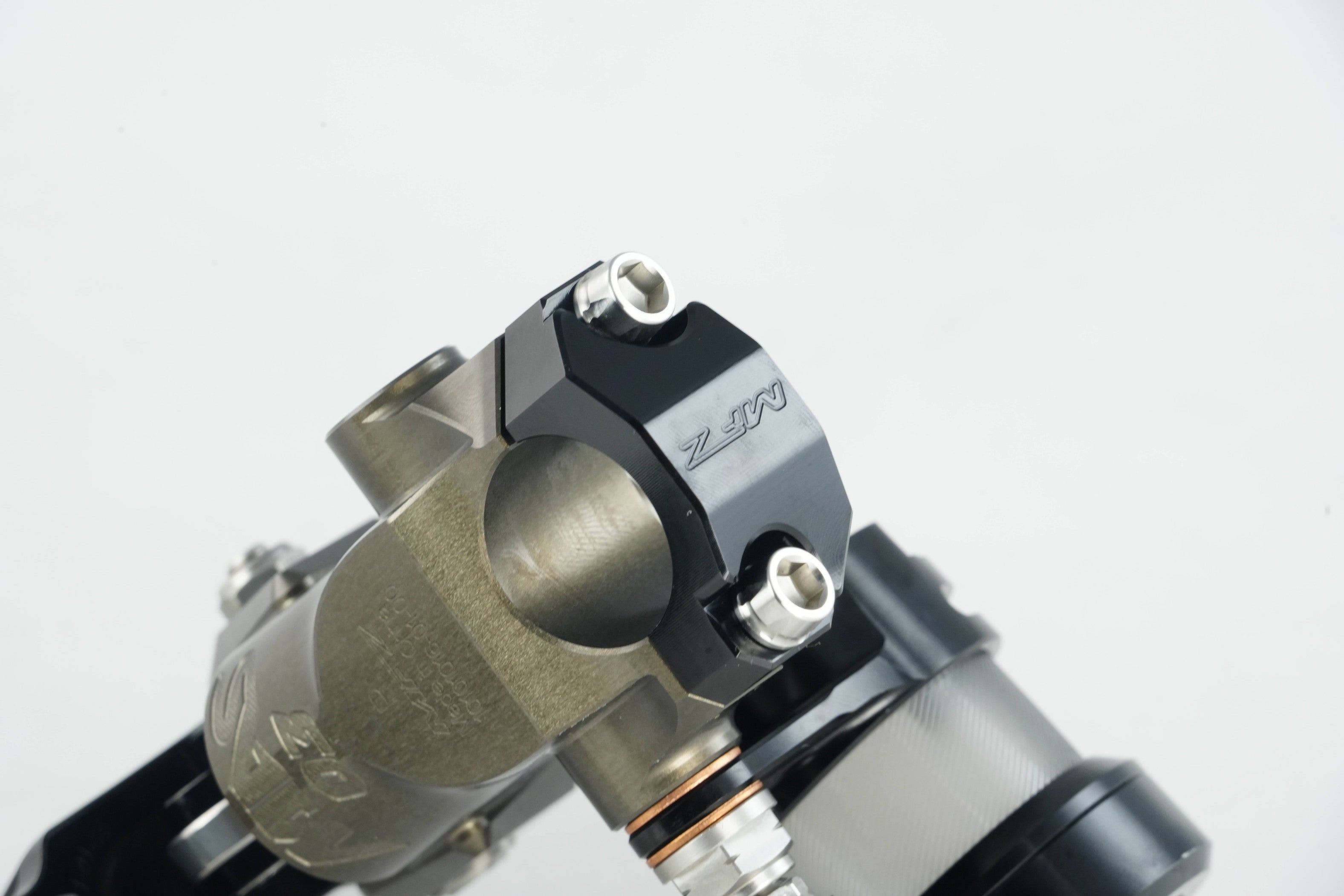 MAS-03R-15AB-19Right Separate Brake Master Cylinder – Hard Anodized Natural Finish