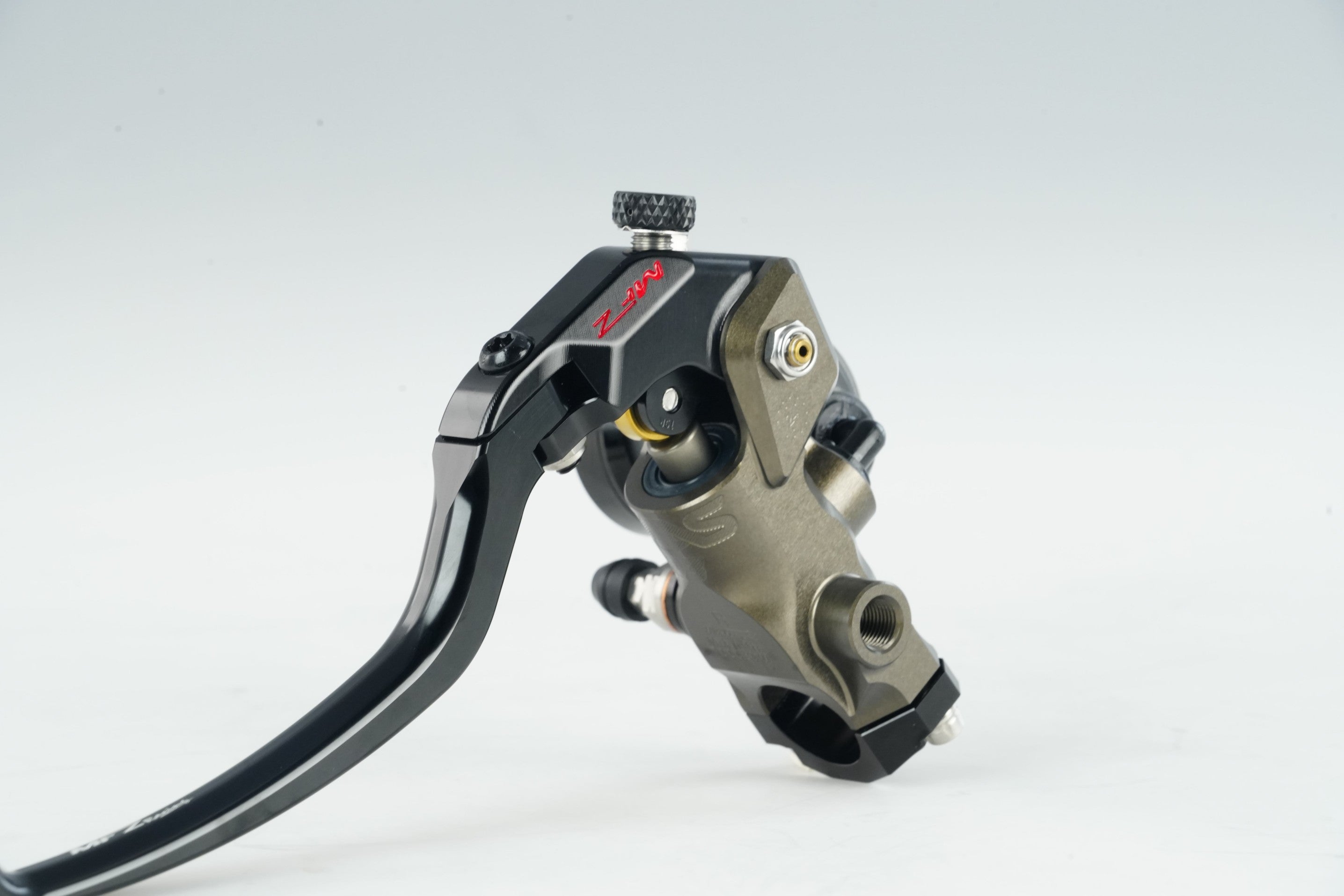 MAS-03R-17.5AB-19LRight Separate Brake Master Cylinder – Hard Anodized Natural Finish