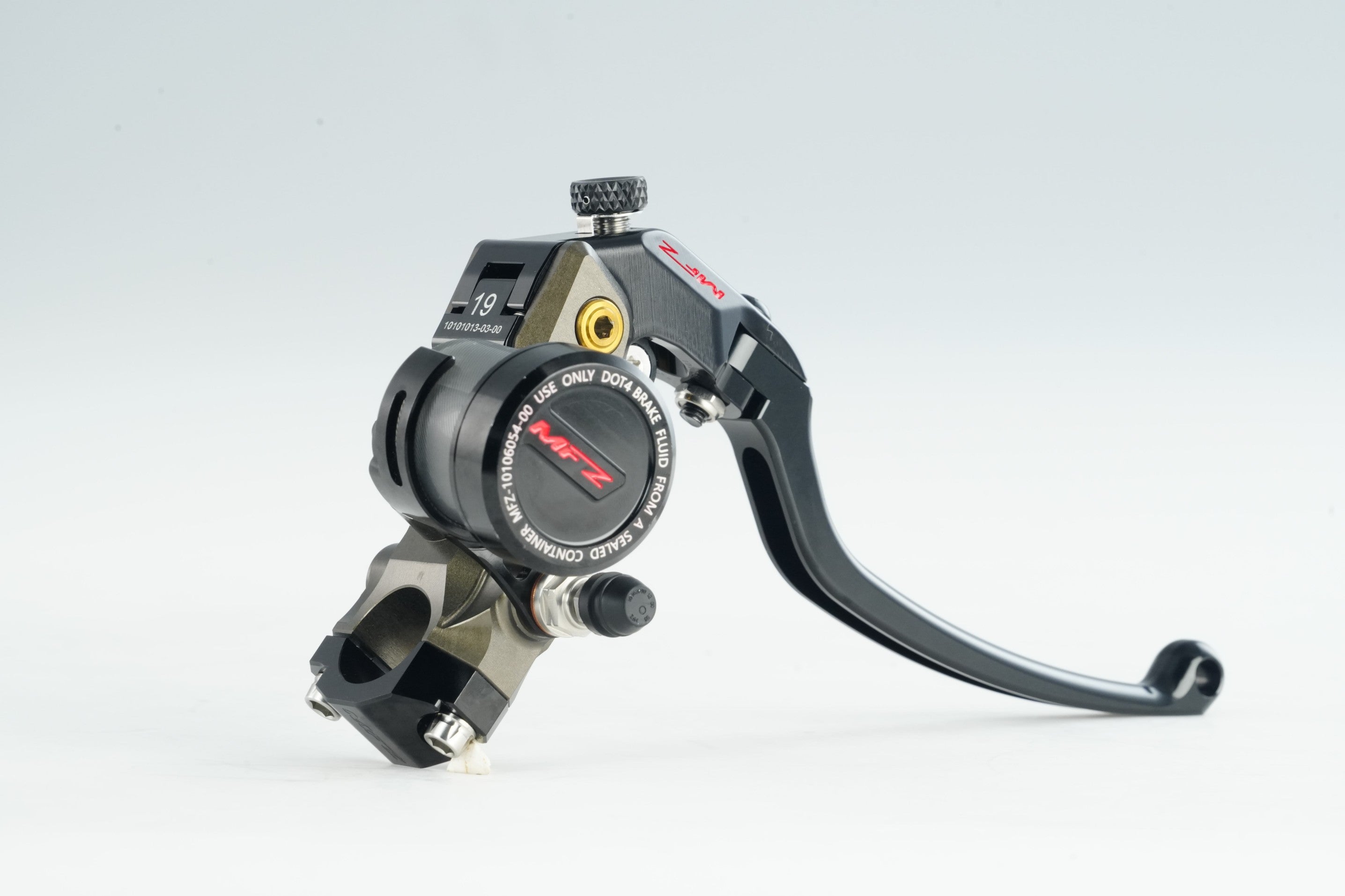 MAS-03R-17.5AB-19LRight Separate Brake Master Cylinder – Hard Anodized Natural Finish