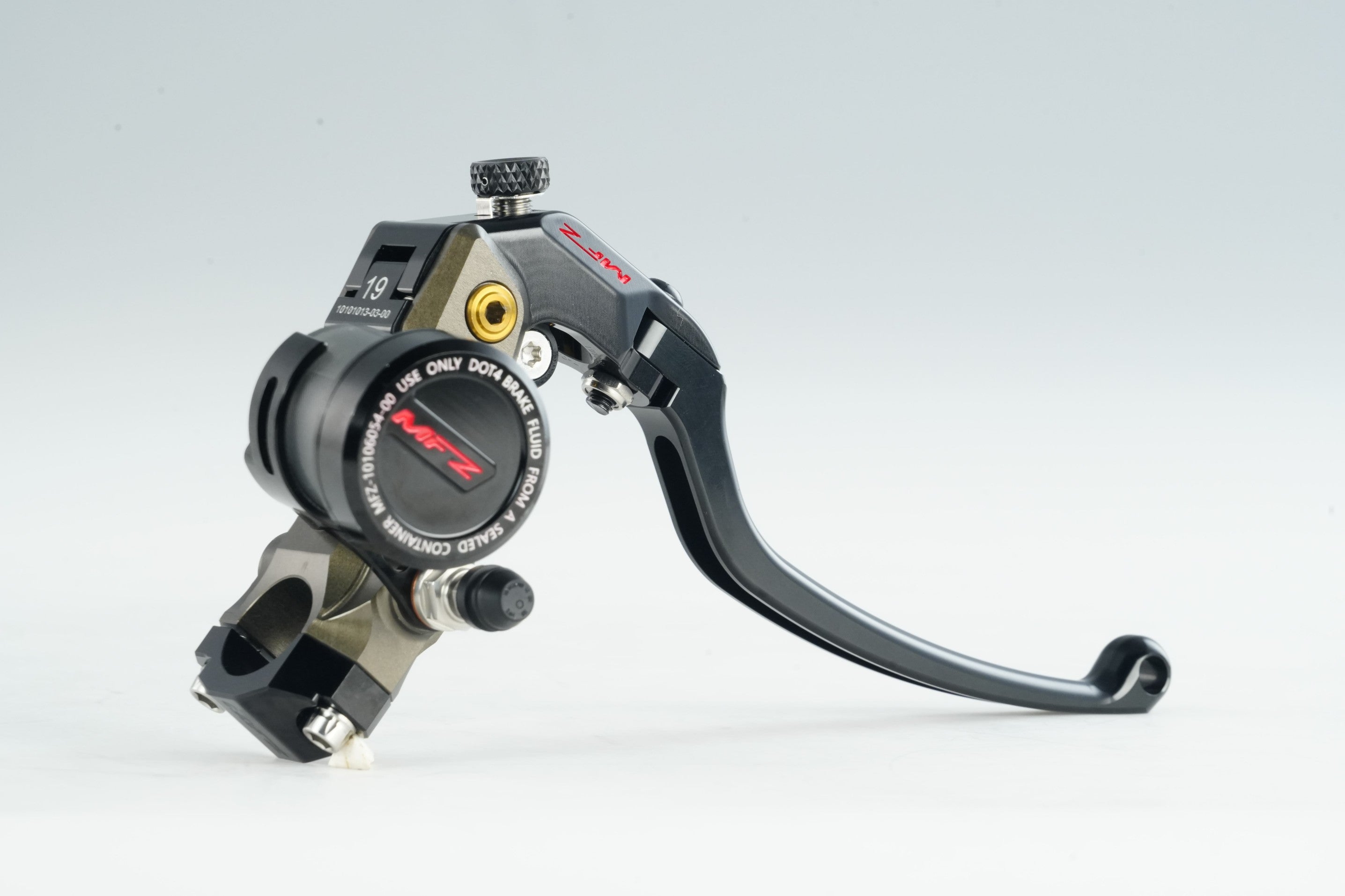 MAS-03R-17.5AB-19LRight Separate Brake Master Cylinder – Hard Anodized Natural Finish